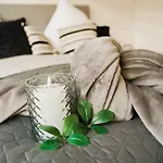 Penthouse Am Dom- Altstadt In 200 M- 4 Dachterrassen, Stilvoll Und Ruhig, 24-7-self Check-in Fuer Bis Zu 6 Personen Lejlighed Paderborn