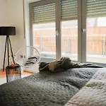 Penthouse Am Dom- Altstadt In 200 M- 4 Dachterrassen, Stilvoll Und Ruhig, 24-7-self Check-in Fuer Bis Zu 6 Personen شقة *