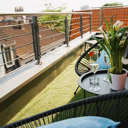 Penthouse Am Dom- Altstadt In 200 M- 4 Dachterrassen, Stilvoll Und Ruhig, 24-7-self Check-in Fuer Bis Zu 6 Personen Apartmán *