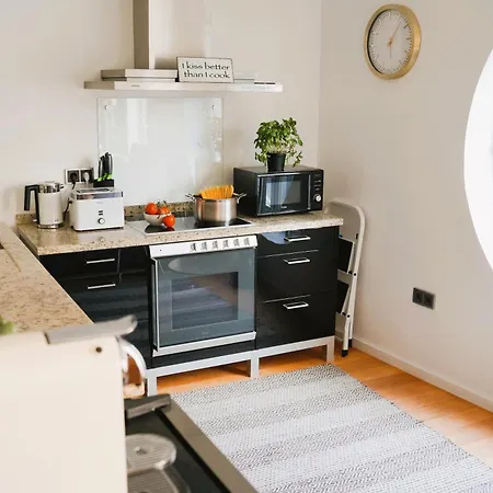 Penthouse Am Dom- Altstadt In 200 M- 4 Dachterrassen, Stilvoll Und Ruhig, 24-7-self Check-in Fuer Bis Zu 6 Personen *