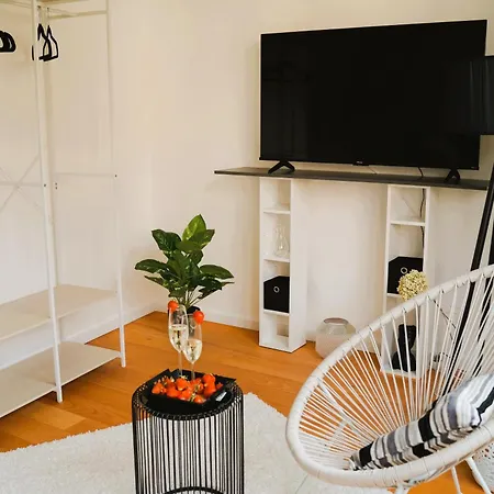 Penthouse Am Dom- Altstadt In 200 M- 4 Dachterrassen, Stilvoll Und Ruhig, 24-7-self Check-in Fuer Bis Zu 6 Personen * Paderborn
