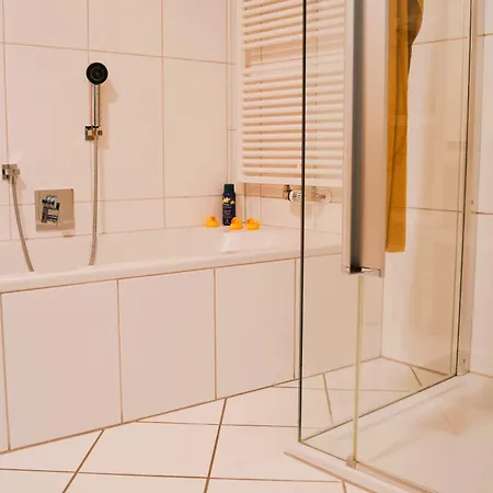 Penthouse Am Dom- Altstadt In 200 M- 4 Dachterrassen, Stilvoll Und Ruhig, 24-7-self Check-in Fuer Bis Zu 6 Personen * Paderborn