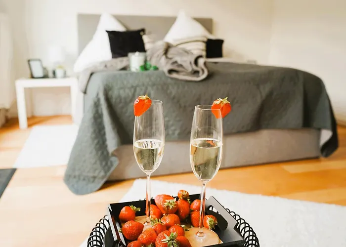 Penthouse Am Dom- Altstadt In 200 M- 4 Dachterrassen, Stilvoll Und Ruhig-self Check-6 Personen Paderborn