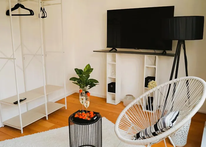 Penthouse Am Dom- Altstadt In 200 M- 4 Dachterrassen, Stilvoll Und Ruhig, 24-7-self Check-in Fuer Bis Zu 6 Personen * Paderborn